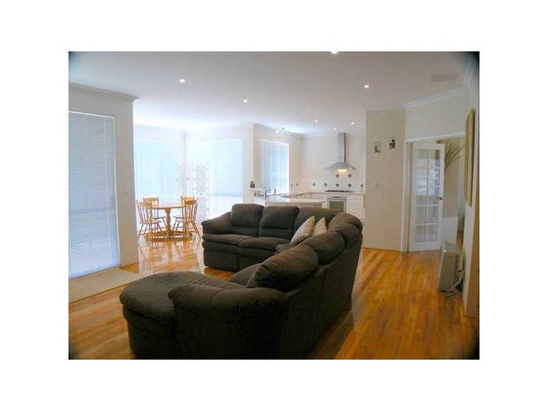 25 Lakefront Avenue, Beeliar WA 6164