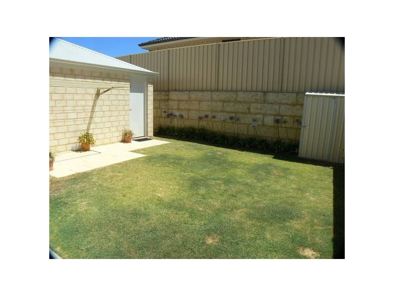 25 Lakefront Avenue, Beeliar WA 6164