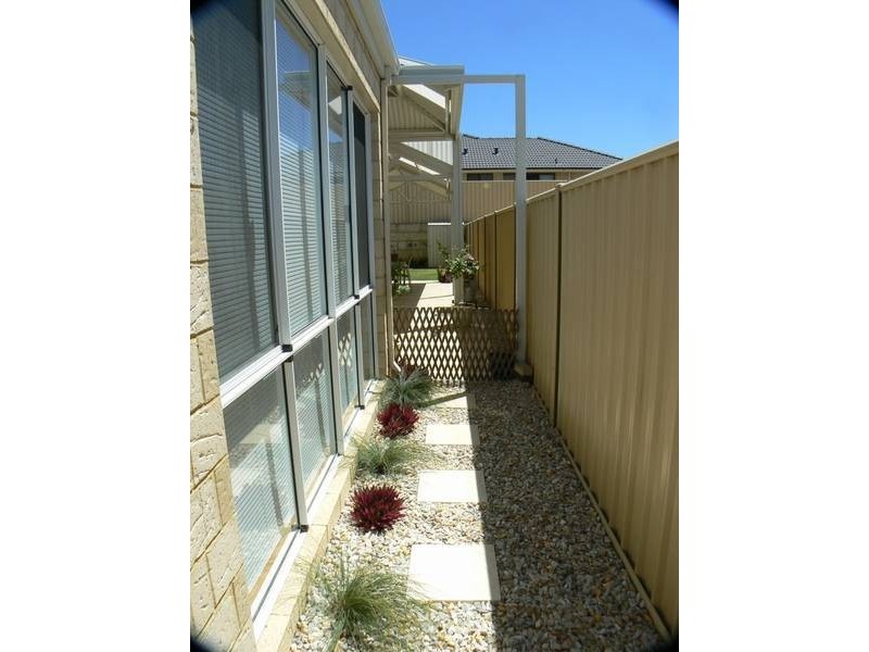 25 Lakefront Avenue, Beeliar WA 6164