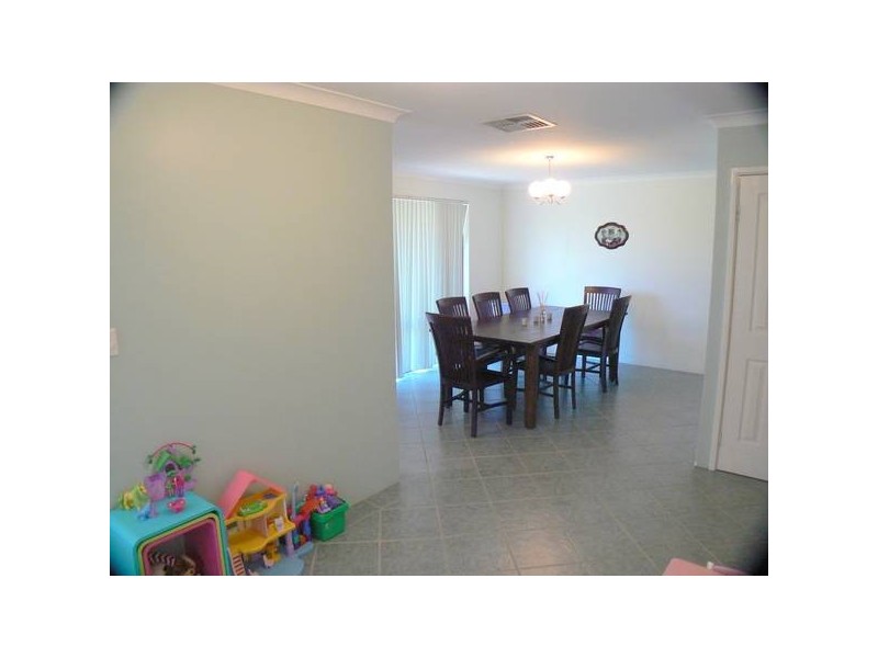 2 Thatched Court, Bibra Lake WA 6163