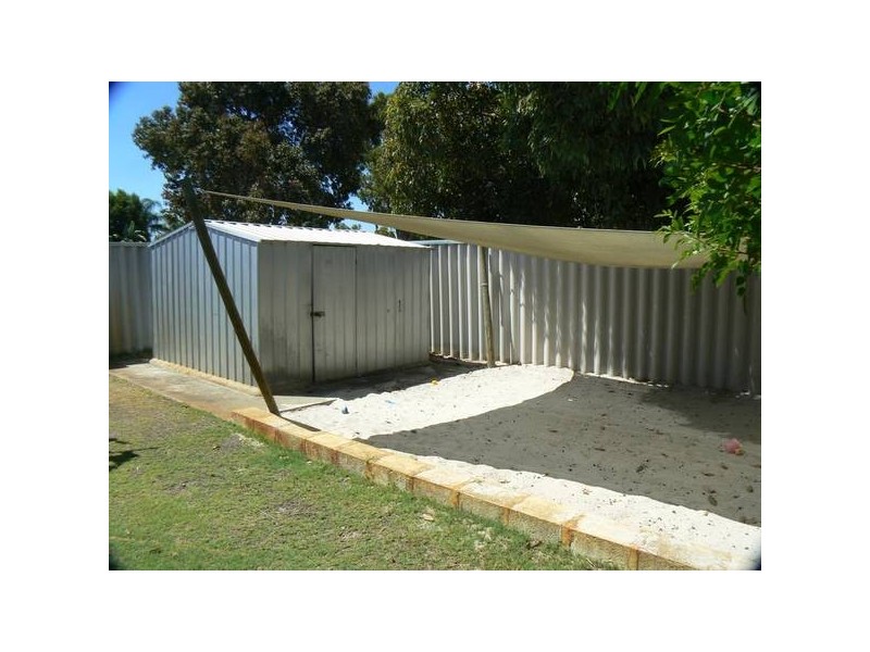 2 Thatched Court, Bibra Lake WA 6163