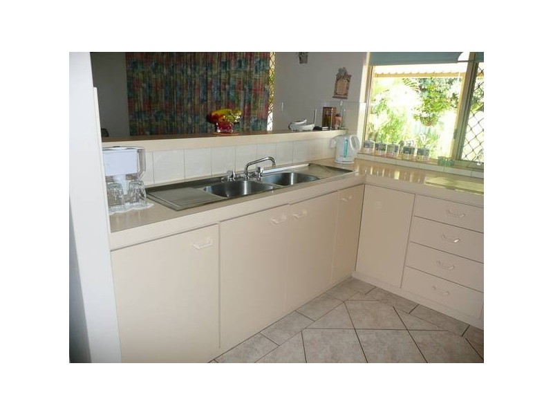 2b Blackthorne Crescent, South Lake WA 6164