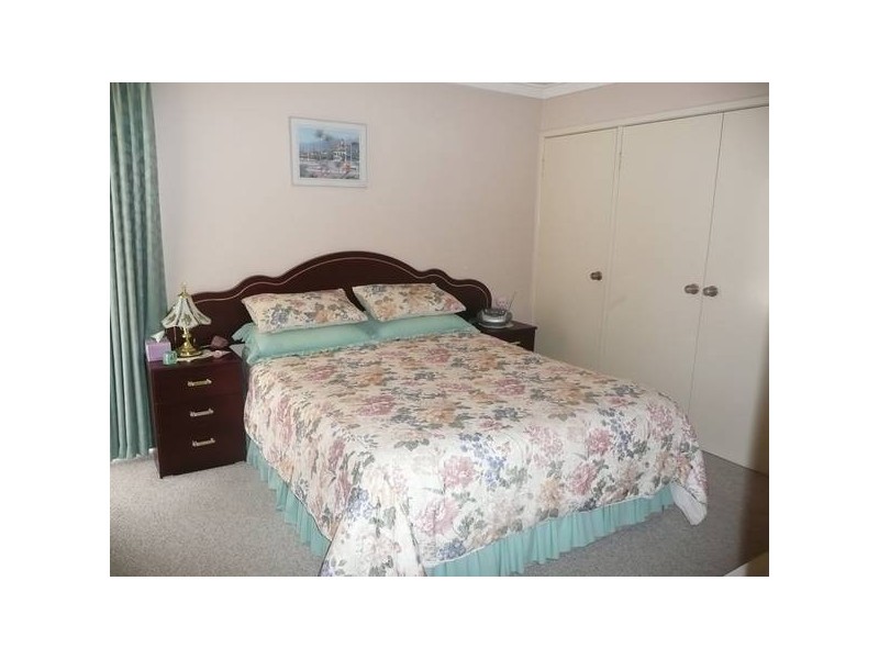 2b Blackthorne Crescent, South Lake WA 6164