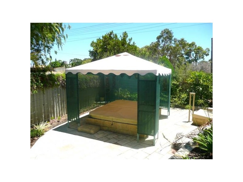 2b Blackthorne Crescent, South Lake WA 6164