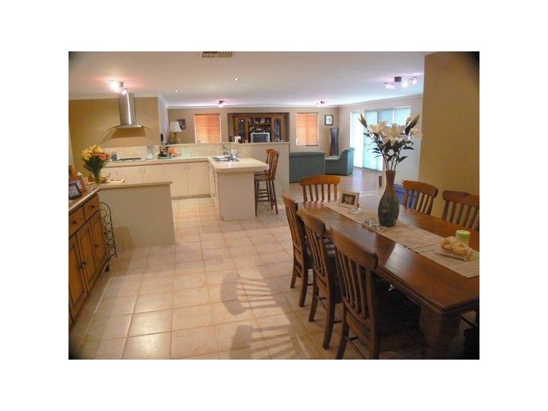 8 Stook Court, Spearwood WA 6163