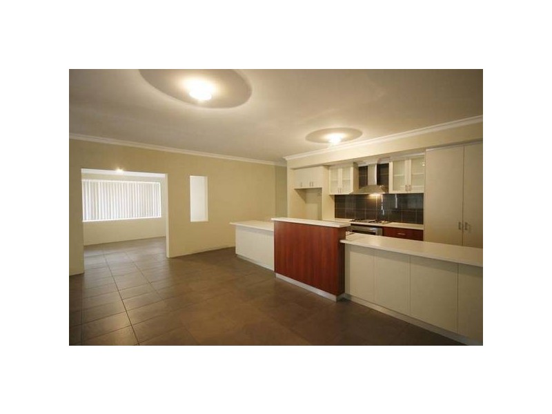 11 Barcoo Bend, Hammond Park WA 6164