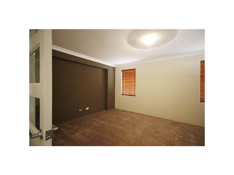 11 Barcoo Bend, Hammond Park WA 6164