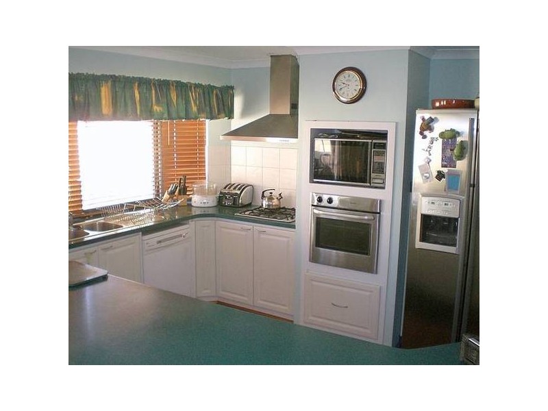 9 Abilene Way, Success WA 6164