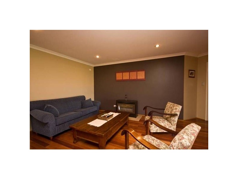 41 Jackadder Ave, Success WA 6164