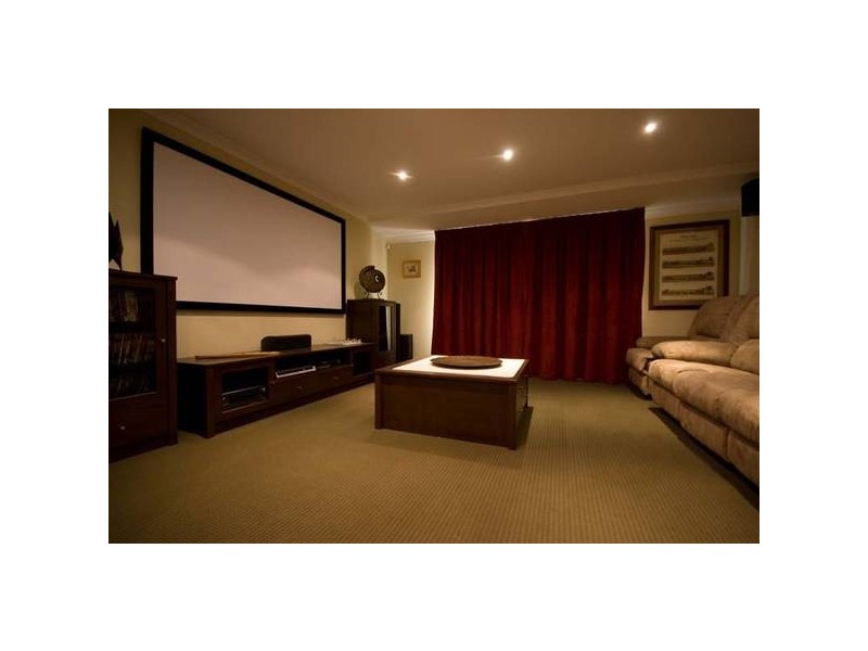 41 Jackadder Ave, Success WA 6164