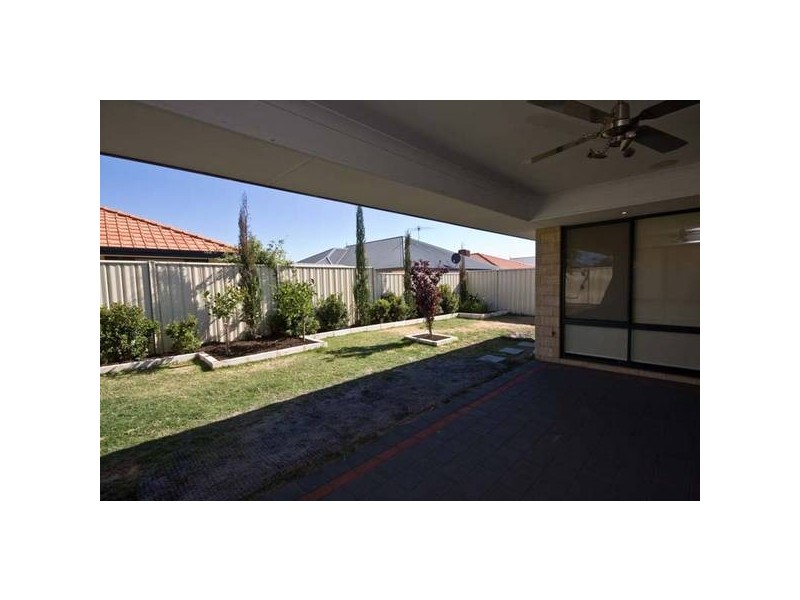 41 Jackadder Ave, Success WA 6164