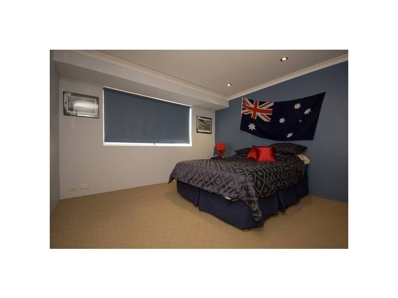 36 Jackadder Ave, Success WA 6164