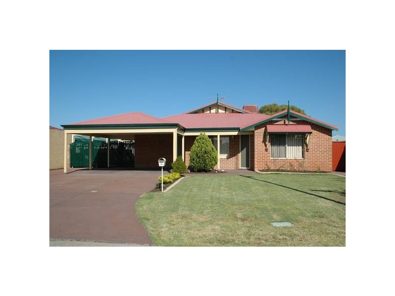18 McGuckin Close, Atwell WA 6164