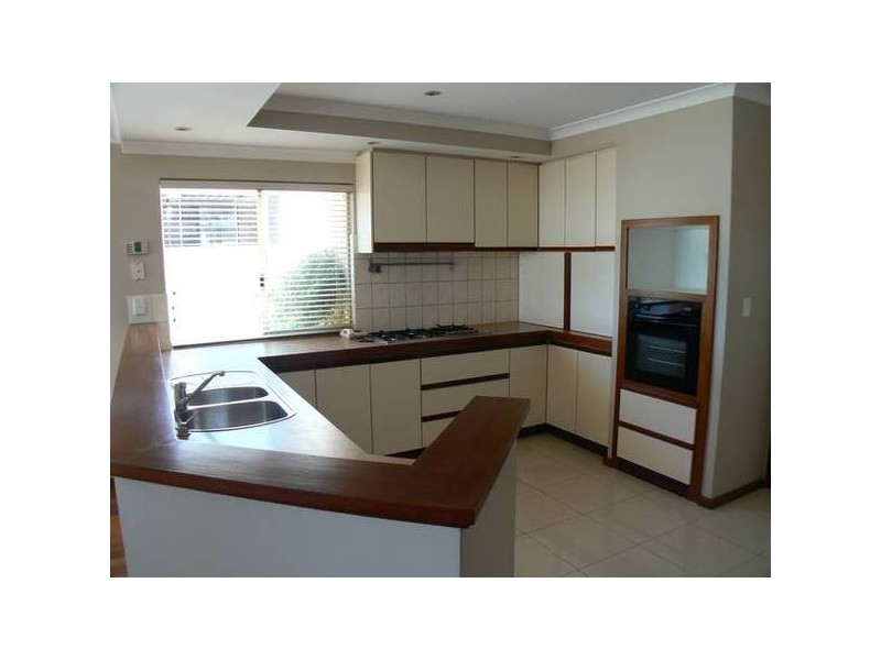 11 Lakeridge Drive, Jandakot WA 6164