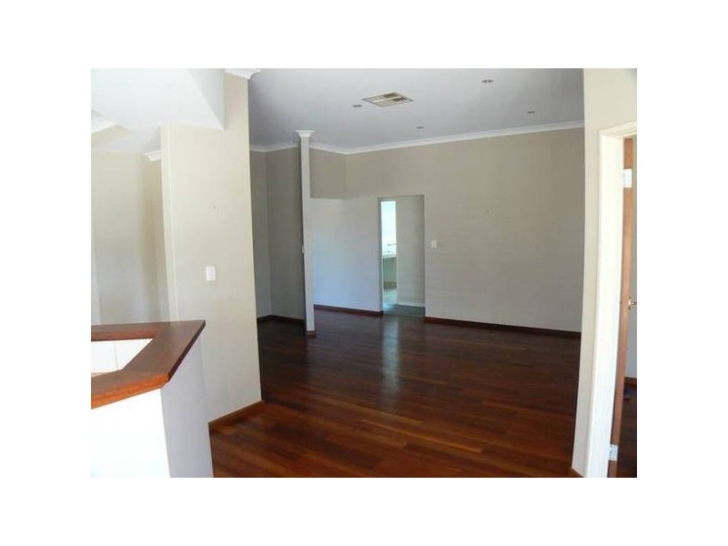 11 Lakeridge Drive, Jandakot WA 6164