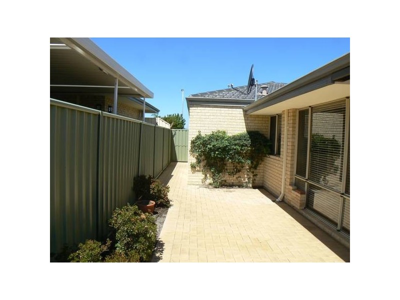 11 Lakeridge Drive, Jandakot WA 6164