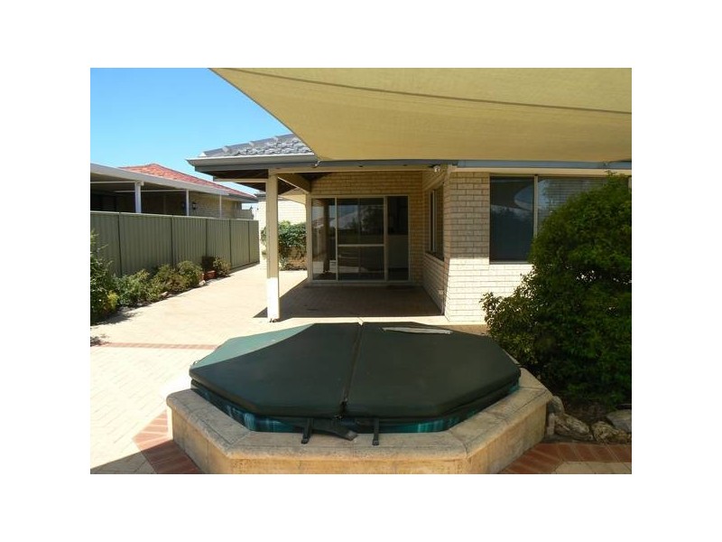 11 Lakeridge Drive, Jandakot WA 6164