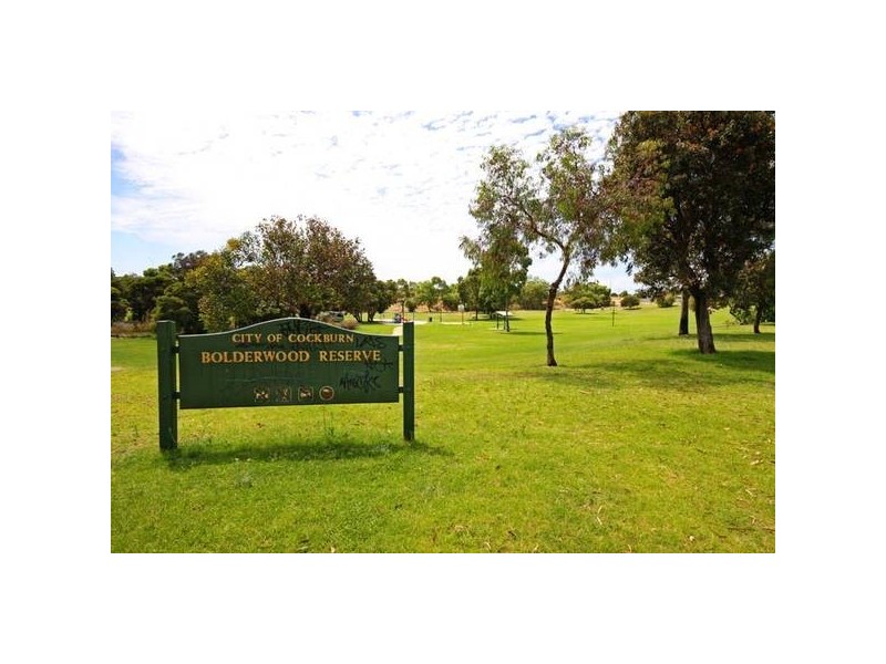 2 Tulipwood Place, South Lake WA 6164