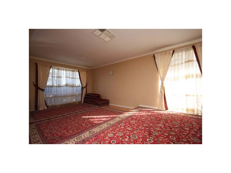 2 Tulipwood Place, South Lake WA 6164