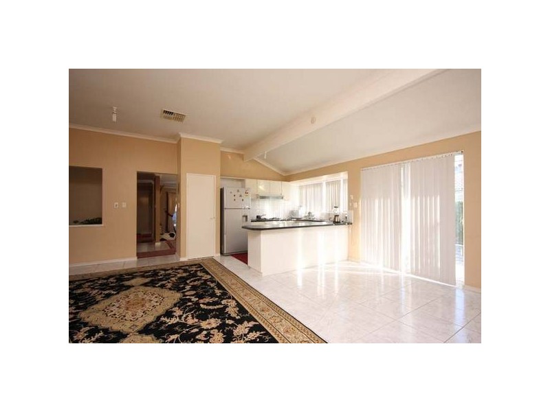 2 Tulipwood Place, South Lake WA 6164