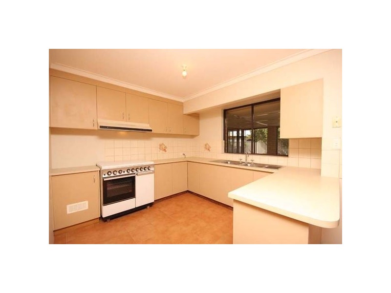 12 Bluebell Way, Bibra Lake WA 6163