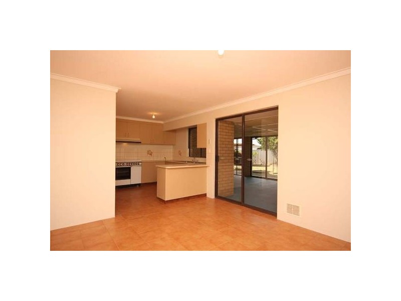 12 Bluebell Way, Bibra Lake WA 6163