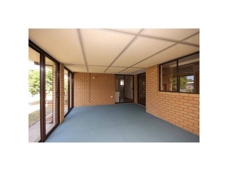 12 Bluebell Way, Bibra Lake WA 6163