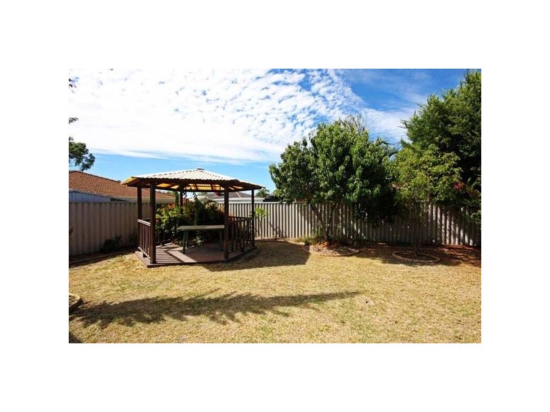 12 Bluebell Way, Bibra Lake WA 6163