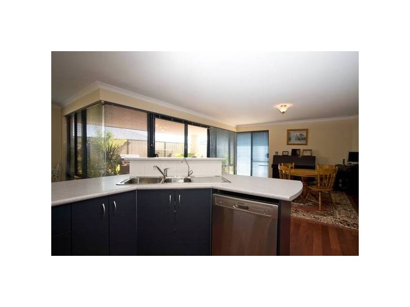 37 Murrumbidgee Drive, Hammond Park WA 6164