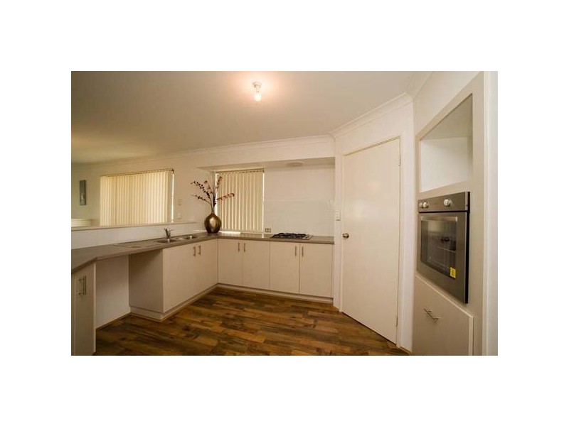14 Cotswold Parade, Aubin Grove WA 6164