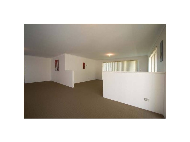 14 Cotswold Parade, Aubin Grove WA 6164