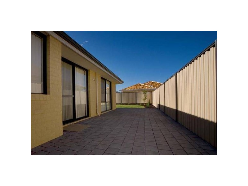 14 Cotswold Parade, Aubin Grove WA 6164