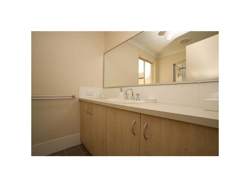 325 Wentworth Parade, Success WA 6164