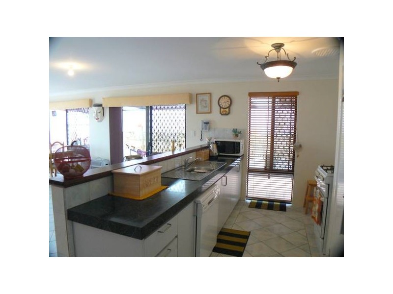 11 Thornbill Loop, Beeliar WA 6164