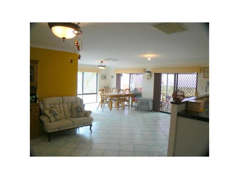 11 Thornbill Loop, Beeliar WA 6164