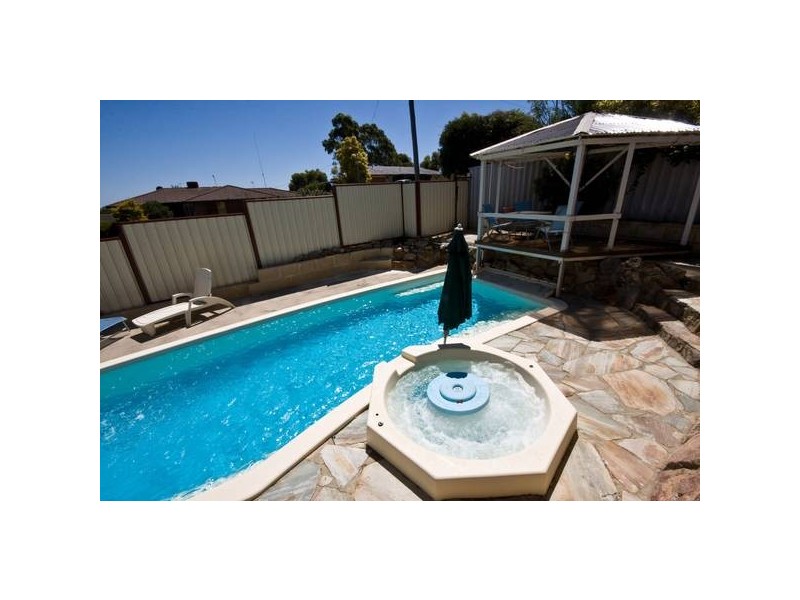 25 Angorra Road, Mount Nasura WA 6112