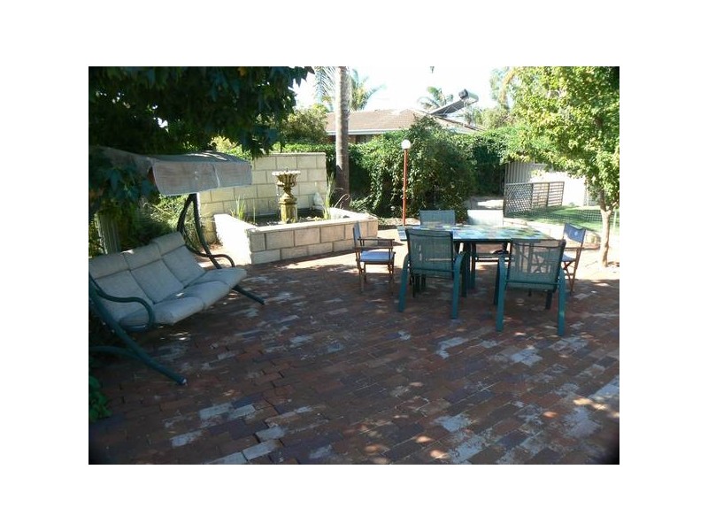 5 Bondini Way, Bibra Lake WA 6163