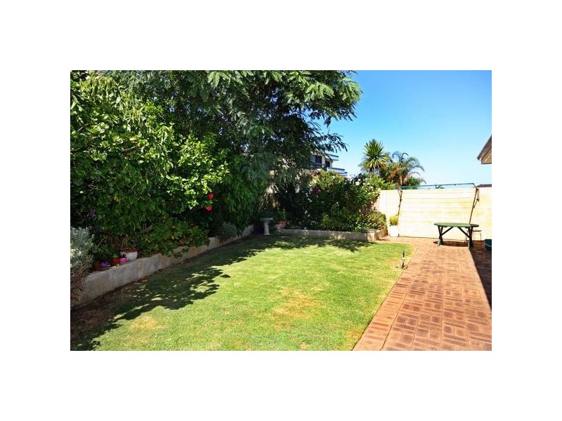 10 Howick Court, Coogee WA 6166