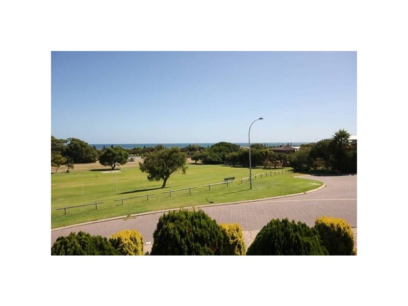 10 Howick Court, Coogee WA 6166