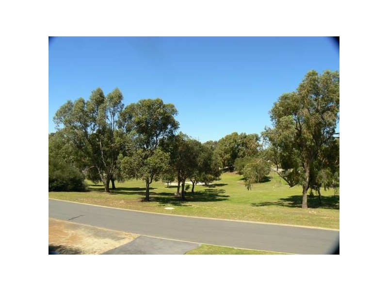 21 Bondini Way, Bibra Lake WA 6163