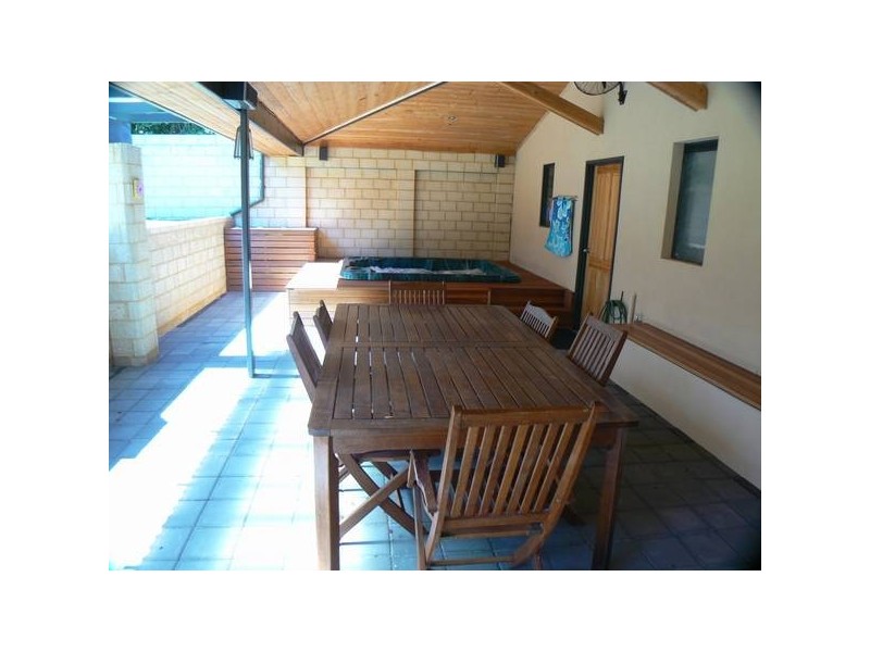 21 Bondini Way, Bibra Lake WA 6163