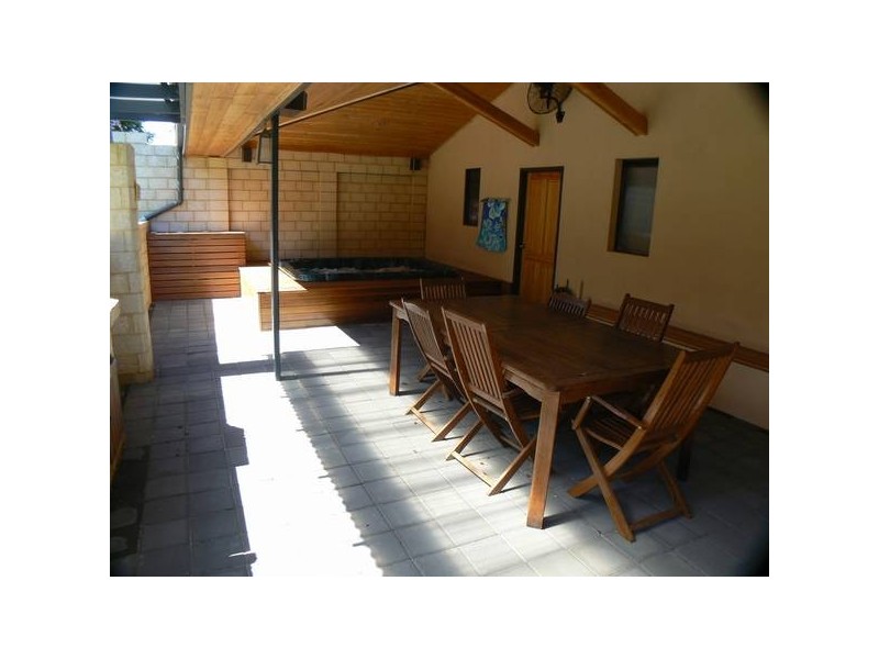 21 Bondini Way, Bibra Lake WA 6163