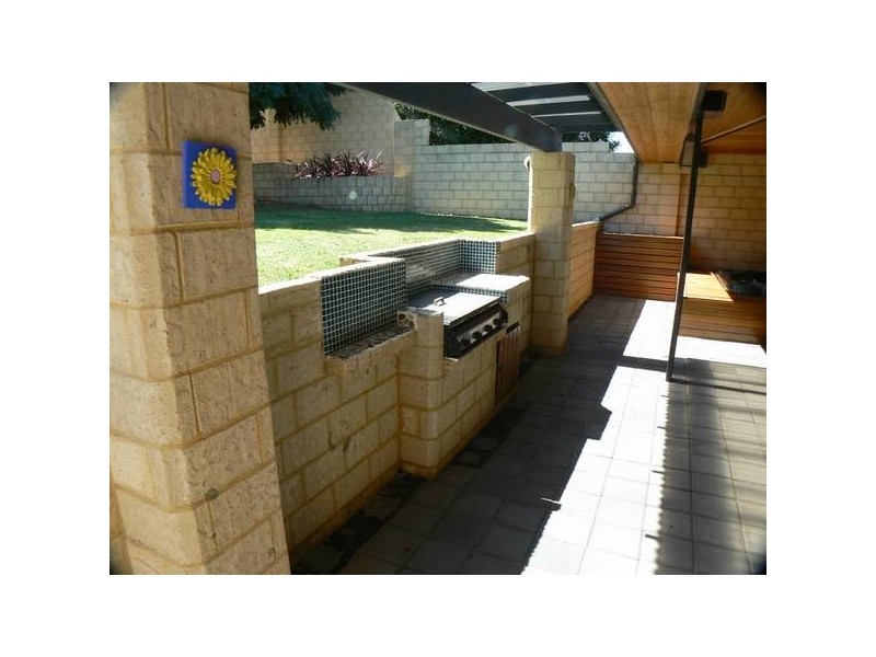 21 Bondini Way, Bibra Lake WA 6163