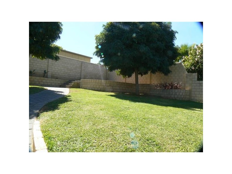 21 Bondini Way, Bibra Lake WA 6163