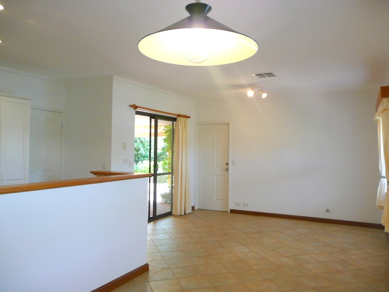 25 Sunland Avenue, Mandurah WA 6210