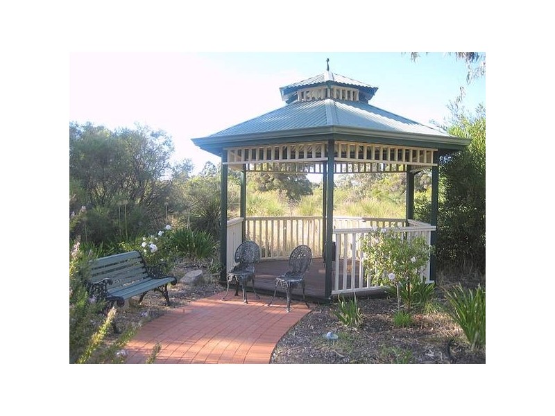 64 Satinover Way, Wandi WA 6167