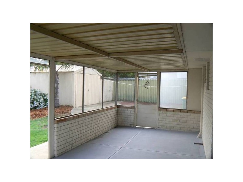 27 Magnolia Gardens, Yangebup WA 6164