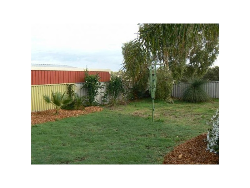 27 Magnolia Gardens, Yangebup WA 6164