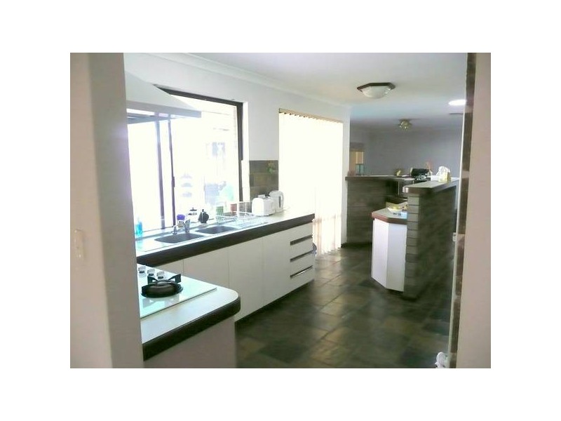 4 Meadowbank Terrace, South Lake WA 6164