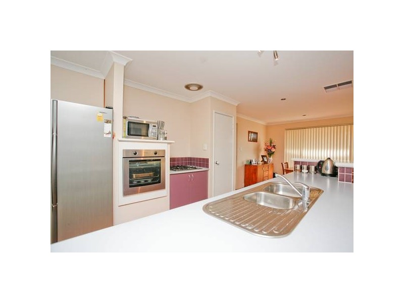 15 Covington Loop, Success WA 6164